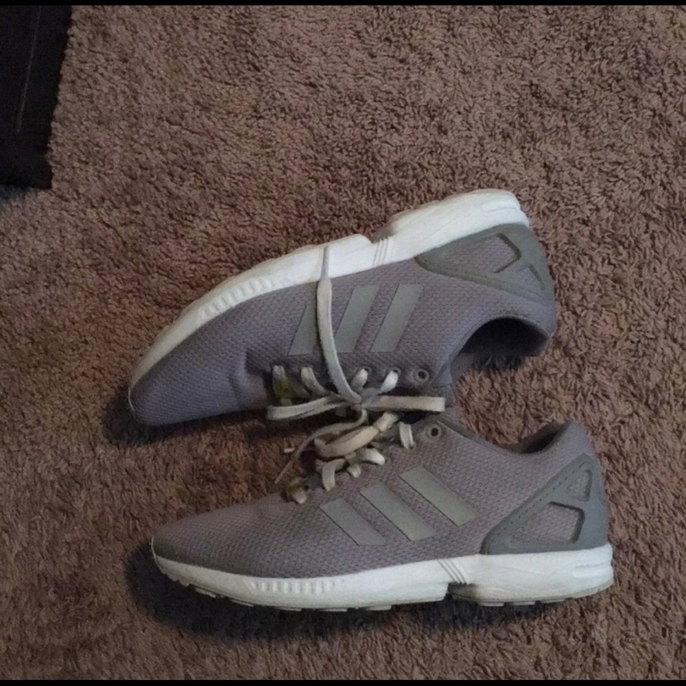 Men’s Adidas ZX Flux Size 9, Gray and White